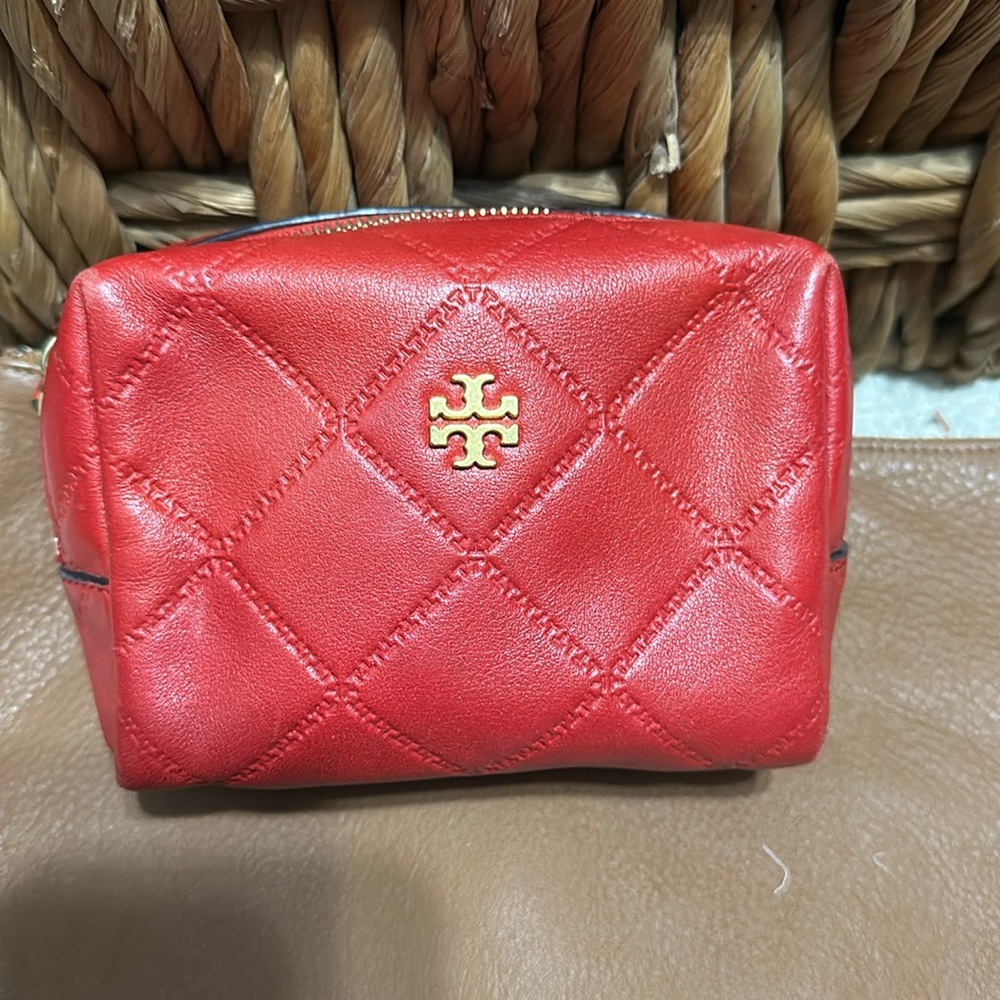 Tory Burch Georgia small leather makeup bag red